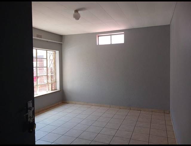 2 BEDROOM PROPERTY TO RENT IN GERMISTON SOUTH